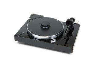 Pro-Ject Xtension 9 Evolution Manual belt-drive turntable with 9" carbon-fibre tonearm, no cartridge (Piano Black)